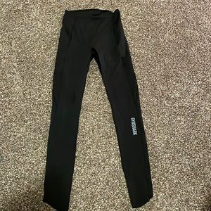 Black gym shark leggings